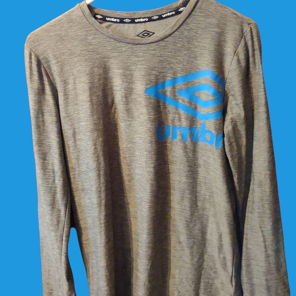 Umbro extra large 16-18 boys long sleeve t-shirt